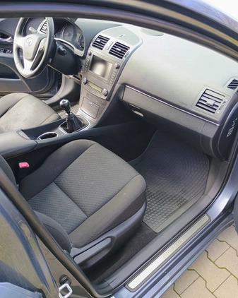 Toyota Avensis cena 23500 przebieg: 224000, rok produkcji 2010 z Toruń małe 232